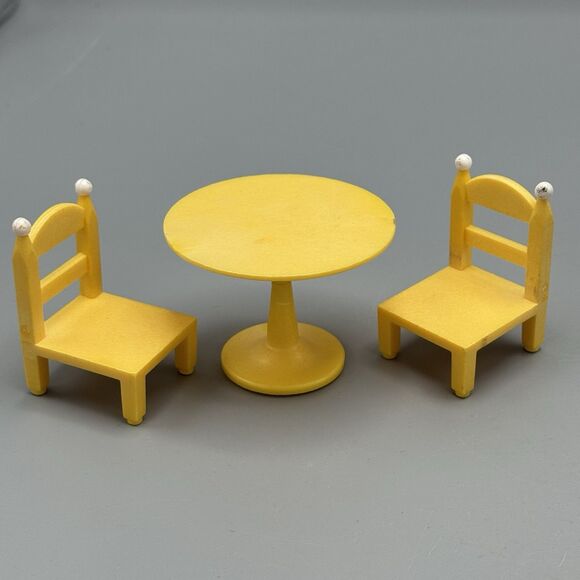 Sylvanian Families Calico Critters Yellow Table 2 Chairs Replacement Toy Parts - Picture 10 of 10